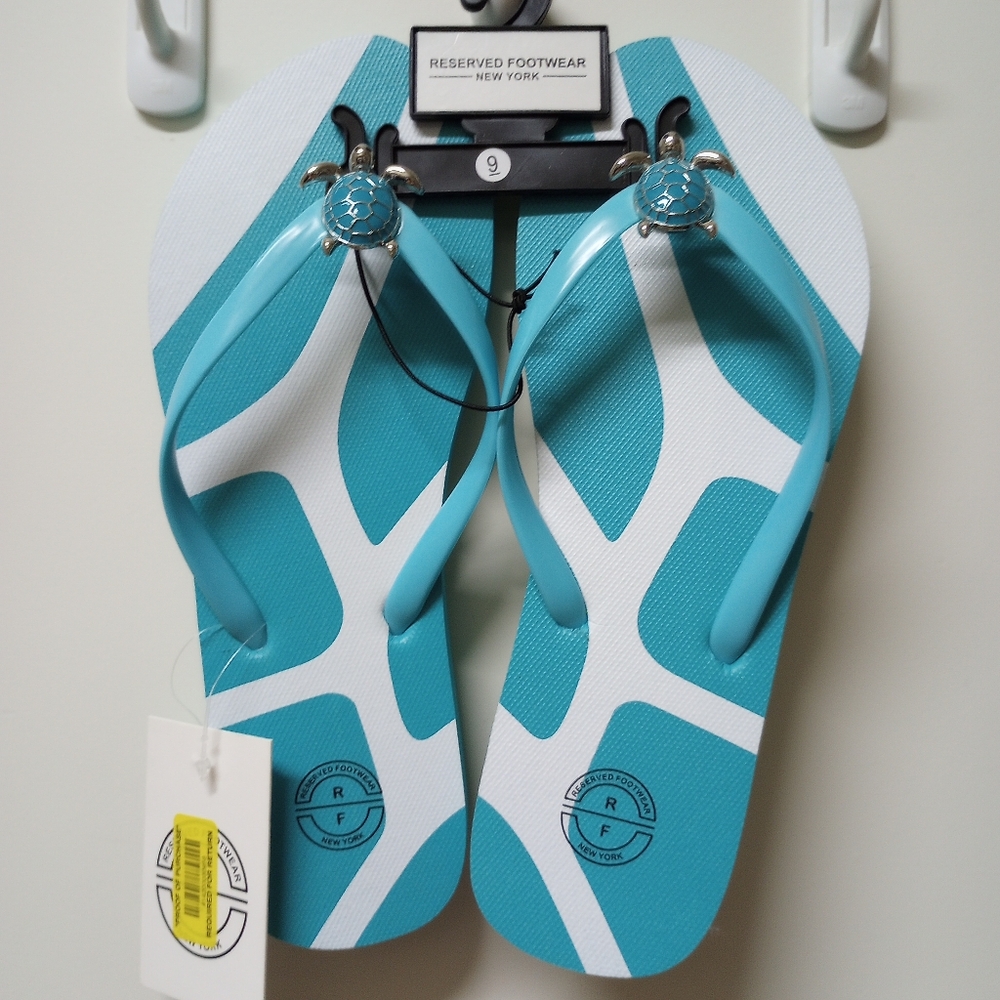 NWT Women's turtle sandals